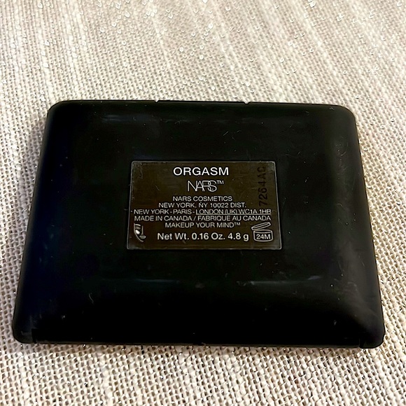 NARS blush in Orgasm - Picture 3 of 4